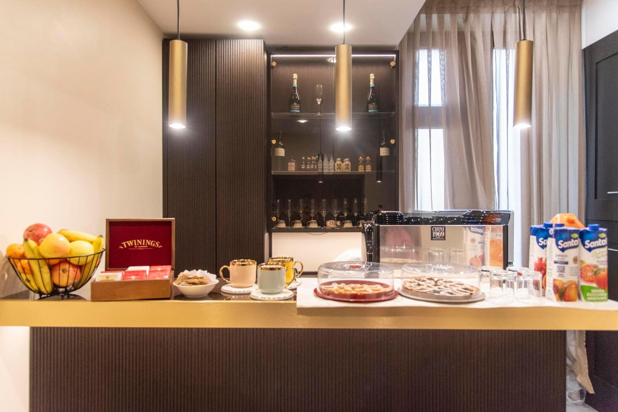 Adelaide Suite Dreams Rome Exterior photo